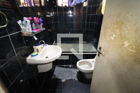 Casa à venda com 300m², 3 quartos e 2 vagasBanheiro