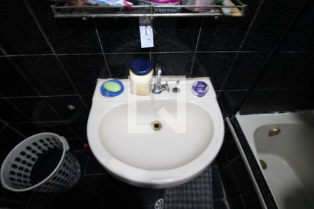 Casa à venda com 300m², 3 quartos e 2 vagasBanheiro