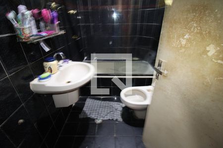 Casa à venda com 300m², 3 quartos e 2 vagasBanheiro