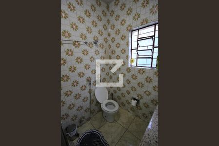 Casa à venda com 284m², 6 quartos e 3 vagasBanheiro 1