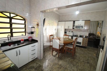 Casa à venda com 130m², 5 quartos e 3 vagasCozinha