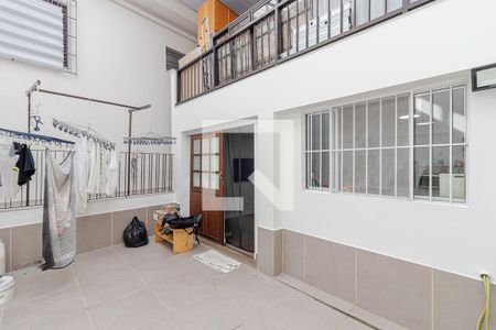 Casa à venda com 296m², 3 quartos e 3 vagas Casa à venda com 296m², 3 quartos e 3 vagasQuinta - Área de Serviço Casa 3