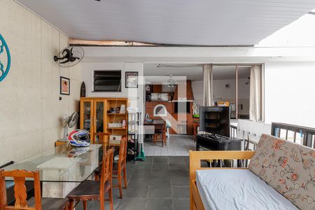 Casa à venda com 296m², 3 quartos e 3 vagas Casa à venda com 296m², 3 quartos e 3 vagasSala de Tv Casa 3