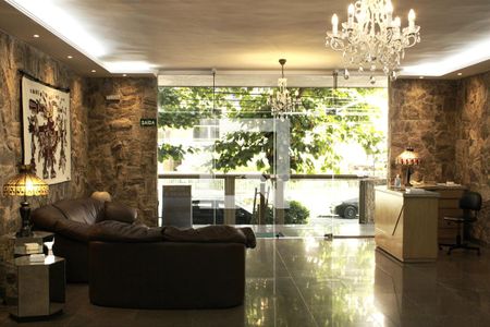 Apartamento para alugar com 138m², 5 quartos e 2 vagasHall social