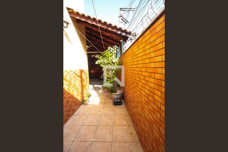 Casa à venda com 220m², 3 quartos e 3 vagas Casa à venda com 220m², 3 quartos e 3 vagasQuintal