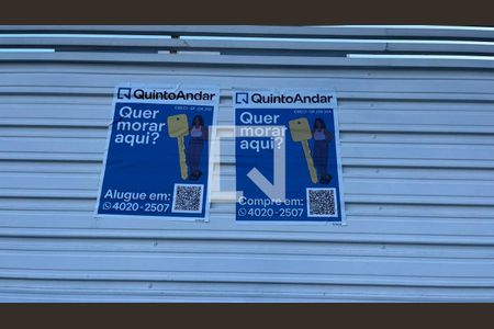Casa de condomínio à venda com 50m², 2 quartos e 1 vaga Casa de condomínio à venda com 50m², 2 quartos e 1 vagaFachada