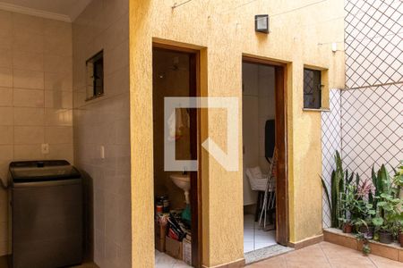 Casa à venda com 380m², 3 quartos e 3 vagas Casa à venda com 380m², 3 quartos e 3 vagasEntrada