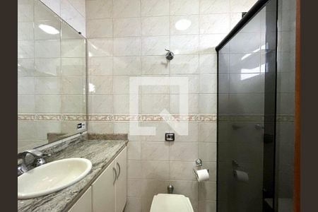 Casa à venda com 380m², 3 quartos e 3 vagas Casa à venda com 380m², 3 quartos e 3 vagasBanheiro da Suíte 2