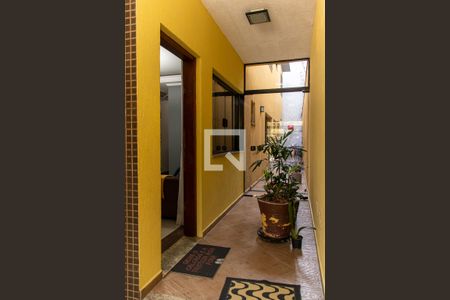 Casa à venda com 380m², 3 quartos e 3 vagas Casa à venda com 380m², 3 quartos e 3 vagasEntrada