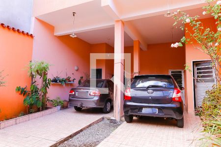 Casa à venda com 140m², 3 quartos e 2 vagasGaragem