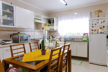 Casa à venda com 140m², 3 quartos e 2 vagasCozinha