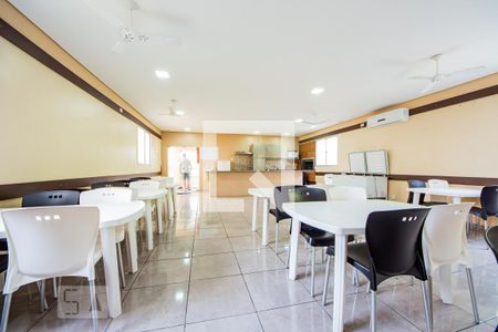 Apartamento à venda com 53m², 2 quartos e 1 vaga Apartamento à venda com 53m², 2 quartos e 1 vagaÁrea comum - Salão de festas