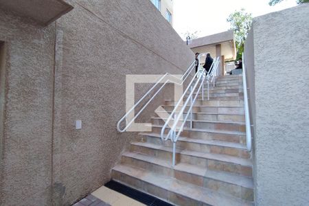 Apartamento à venda com 37m², 2 quartos e sem vaga Apartamento à venda com 37m², 2 quartos e sem vagaEscada