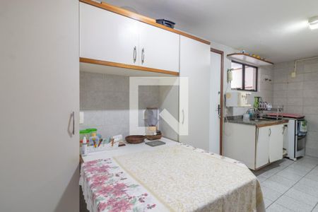Apartamento à venda com 90m², 3 quartos e 2 vagas Apartamento à venda com 90m², 3 quartos e 2 vagasCozinha