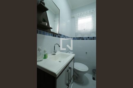 Casa à venda com 140m², 4 quartos e 2 vagasBanheiro 1