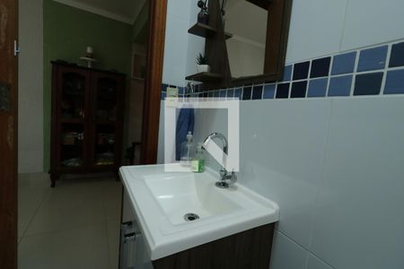 Casa à venda com 140m², 4 quartos e 2 vagasBanheiro 1