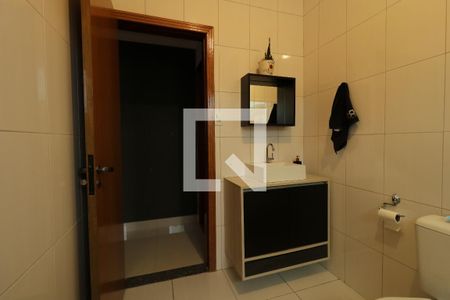 Casa à venda com 140m², 4 quartos e 2 vagasBanheiro 3