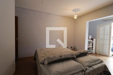 Casa à venda com 140m², 4 quartos e 2 vagasSuite