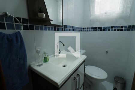 Casa à venda com 140m², 4 quartos e 2 vagasBanheiro 1