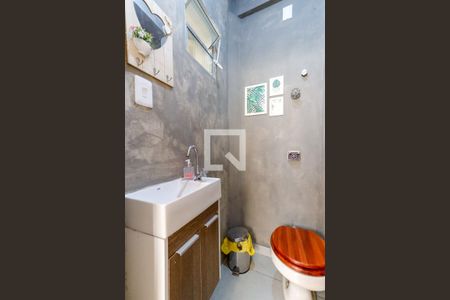 Casa à venda com 141m², 4 quartos e 2 vagas Casa à venda com 141m², 4 quartos e 2 vagasBanheiro de Serviço