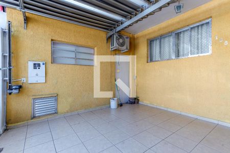 Casa à venda com 141m², 4 quartos e 2 vagas Casa à venda com 141m², 4 quartos e 2 vagasGaragem