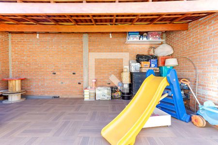 Casa à venda com 141m², 4 quartos e 2 vagas Casa à venda com 141m², 4 quartos e 2 vagasTerraço