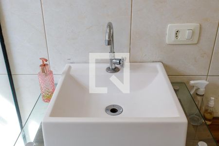 Casa à venda com 141m², 4 quartos e 2 vagas Casa à venda com 141m², 4 quartos e 2 vagasBanheiro