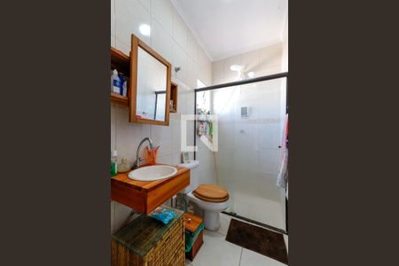 Casa à venda com 141m², 4 quartos e 2 vagas Casa à venda com 141m², 4 quartos e 2 vagasBanheiro da Suíte