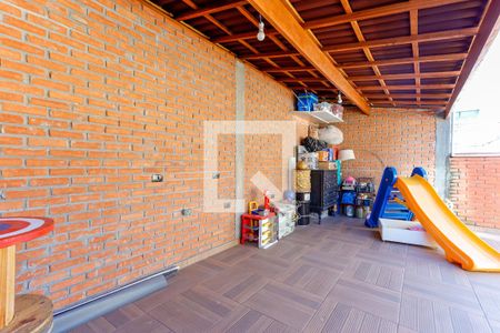 Casa à venda com 141m², 4 quartos e 2 vagas Casa à venda com 141m², 4 quartos e 2 vagasTerraço