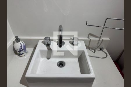 Casa de condomínio para alugar com 350m², 4 quartos e 5 vagas Casa de condomínio para alugar com 350m², 4 quartos e 5 vagasSótão - Banheiro
