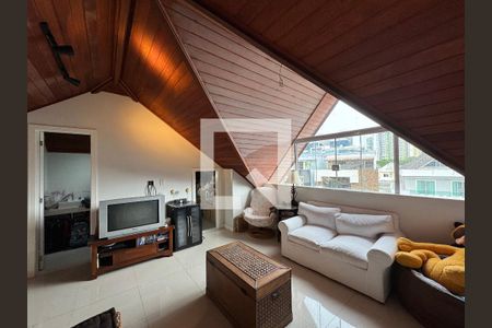 Casa de condomínio para alugar com 350m², 4 quartos e 5 vagas Casa de condomínio para alugar com 350m², 4 quartos e 5 vagasSótão