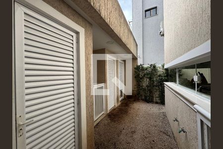 Casa de condomínio para alugar com 350m², 4 quartos e 5 vagas Casa de condomínio para alugar com 350m², 4 quartos e 5 vagasÁrea externa