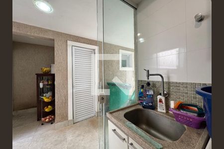 Casa de condomínio para alugar com 350m², 4 quartos e 5 vagas Casa de condomínio para alugar com 350m², 4 quartos e 5 vagasÁrea de Serviço