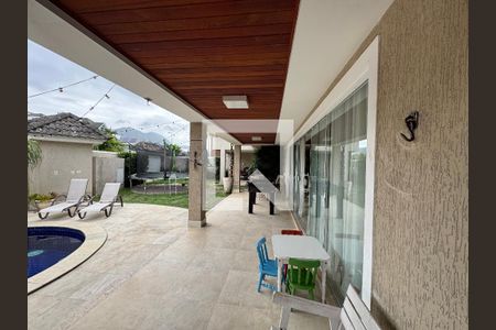 Casa de condomínio para alugar com 350m², 4 quartos e 5 vagas Casa de condomínio para alugar com 350m², 4 quartos e 5 vagasÁrea externa