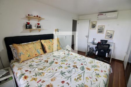 Apartamento à venda com 160m², 4 quartos e 3 vagas Apartamento à venda com 160m², 4 quartos e 3 vagasSuite 2