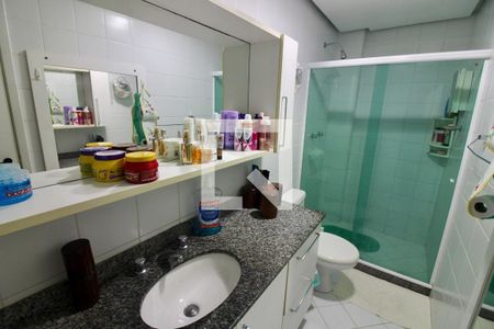 Apartamento à venda com 160m², 4 quartos e 3 vagas Apartamento à venda com 160m², 4 quartos e 3 vagasBanheiro da Suíte 2