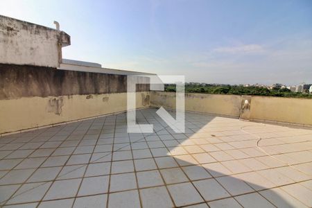 Apartamento à venda com 160m², 4 quartos e 3 vagas Apartamento à venda com 160m², 4 quartos e 3 vagasTerraço