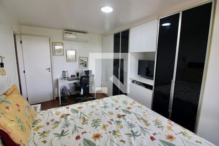 Apartamento à venda com 160m², 4 quartos e 3 vagas Apartamento à venda com 160m², 4 quartos e 3 vagasSuite 2