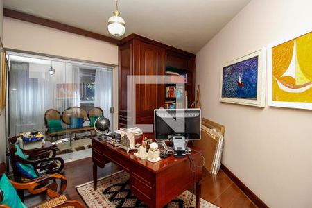 Apartamento à venda com 585m², 6 quartos e 3 vagasEscritório