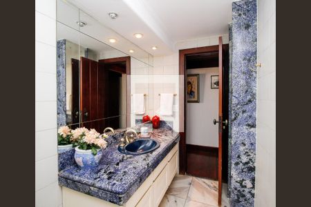 Apartamento à venda com 585m², 6 quartos e 3 vagasBanheiro Social 2