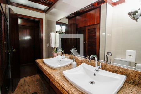 Apartamento à venda com 585m², 6 quartos e 3 vagasBanheiro Social 1