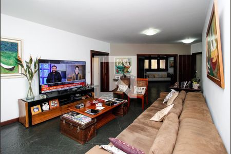 Apartamento à venda com 585m², 6 quartos e 3 vagasSala de TV