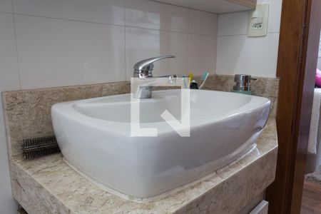 Apartamento à venda com 114m², 2 quartos e 3 vagas Apartamento à venda com 114m², 2 quartos e 3 vagasBanheiro da Suíte 1