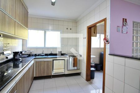 Casa à venda com 230m², 3 quartos e 2 vagasCozinha