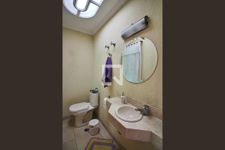 Casa à venda com 230m², 3 quartos e 2 vagasLavabo