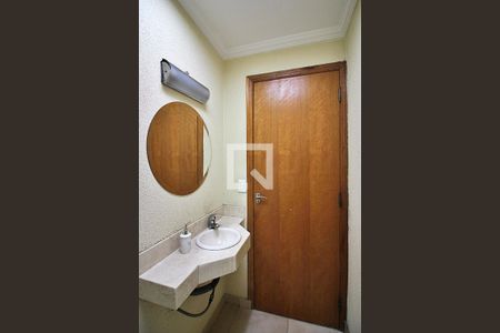 Casa à venda com 230m², 3 quartos e 2 vagasLavabo