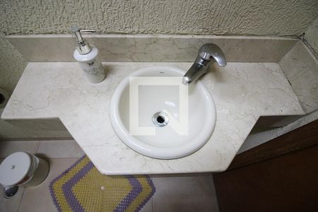 Casa à venda com 230m², 3 quartos e 2 vagasLavabo