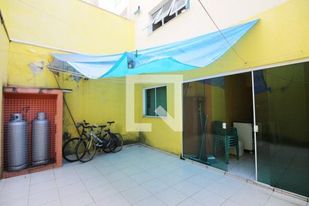 Casa à venda com 230m², 3 quartos e 2 vagasQuintal