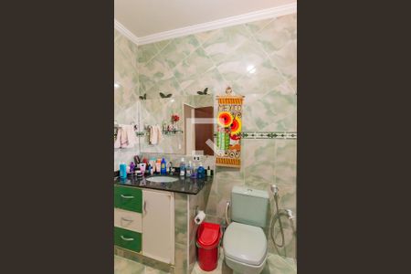 Casa à venda com 250m², 2 quartos e 3 vagas Casa à venda com 250m², 2 quartos e 3 vagasBanheiro da Suíte