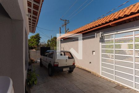 Casa à venda com 250m², 2 quartos e 3 vagas Casa à venda com 250m², 2 quartos e 3 vagasGaragem